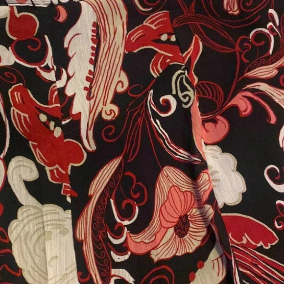 Black and Pink George Pattern Skirt - Picture 2 of 3